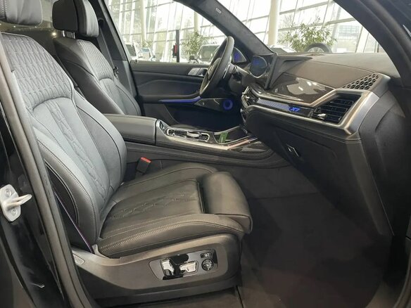 2026 BMW X7 40d I (G07) Рестайлинг, чёрный, 18990000 рублей - вид 11