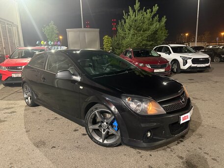 2010 Opel Astra GTC H Рестайлинг, чёрный, 600000 рублей, вид 1