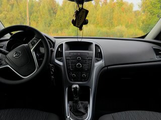 2013 Opel Astra GTC J Рестайлинг, чёрный, 1000000 рублей, вид 4