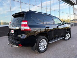 2015 Toyota Land Cruiser Prado 6-speed 150 Series Рестайлинг 1, чёрный, 3890000 рублей, вид 3