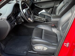 2021 Porsche Macan I Рестайлинг, красный, 5560000 рублей, вид 4