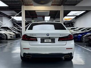 2021 BMW 5 серии Long 530Li VII (G30/G31/G38) Рестайлинг, белый, 4084000 рублей, вид 4