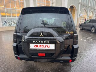 2012 Mitsubishi Pajero IV Рестайлинг 1, чёрный, 1750000 рублей, вид 5