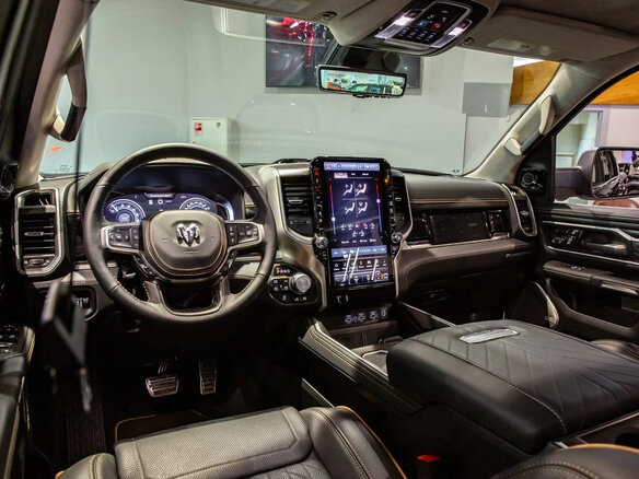 2026 Ram 1500 Crew Cab V Рестайлинг, синий, 11998000 рублей - вид 19