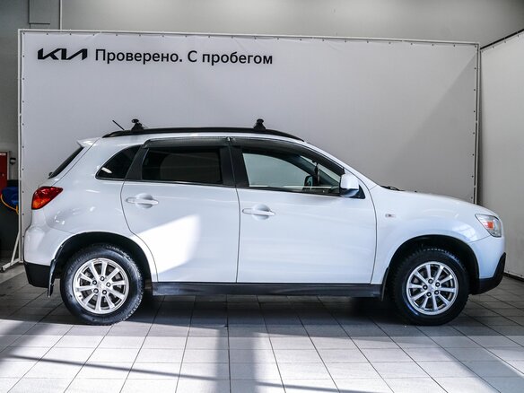 2013 Mitsubishi ASX I Рестайлинг, белый, 980000 рублей - вид 4