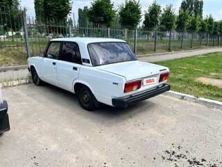 1998 Lada (ВАЗ) 2105, белый, 145000 рублей, вид 3