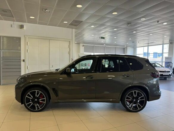 2025 BMW X5 30d IV (G05/G18) Рестайлинг, коричневый - вид 1