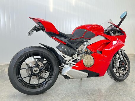 2018 Ducati Panigale V4, красный, 1339000 рублей, вид 3