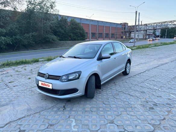 2011 Volkswagen Polo V, серебристый, 525000 рублей