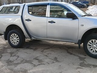 2011 Mitsubishi L200 IV, серебристый, 1300000 рублей, вид 3