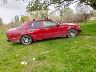 1992 Mercedes-Benz W124 200, красный, 150000 рублей, вид 3
