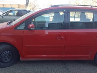 2005 Volkswagen Touran I, красный, 700000 рублей, вид 5