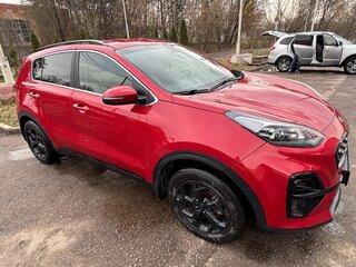 2021 Kia Sportage IV Рестайлинг, красный, 2750000 рублей, вид 2