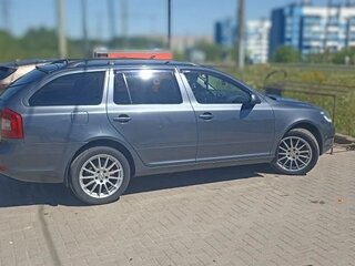 2010 Skoda Octavia II (A5) Рестайлинг, серый, 930000 рублей, вид 4