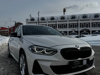 2022 BMW 1 серии 120i III (F52) Рестайлинг, белый, 1800000 рублей, вид 3