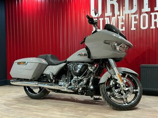 2024 Harley-Davidson Road Glide, серебристый, 4200000 рублей, вид 1