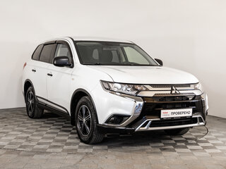 2020 Mitsubishi Outlander III Рестайлинг 3, белый, 1675000 рублей, вид 3