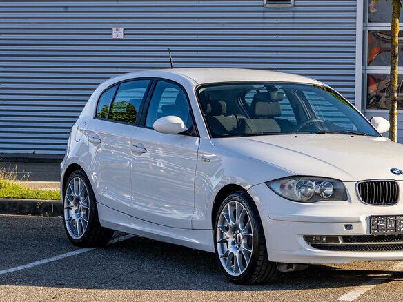 2008 BMW 1 серии 116i I (E81/E82/E87/E88) Рестайлинг, белый, 895000 рублей - вид 6