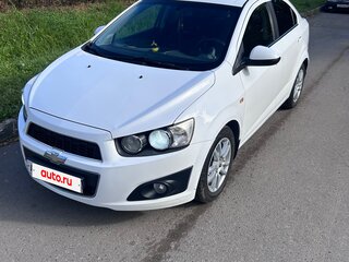 2013 Chevrolet Aveo II, белый, 850000 рублей, вид 1