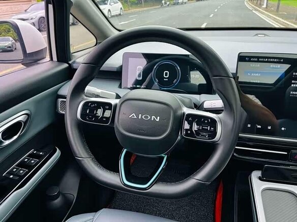 2025 Aion Y Plus 51.9 kWh, белый - вид 13