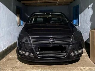 2013 Opel Astra H Рестайлинг, чёрный, 1050000 рублей, вид 1