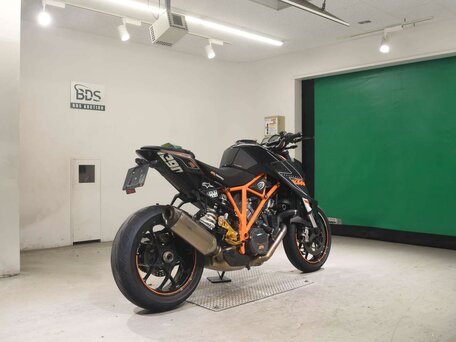 2016 KTM 1290 Super Duke R, чёрный, 927000 рублей, вид 5