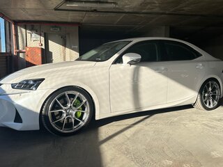 2018 Lexus IS 300 III Рестайлинг, белый, 3500000 рублей, вид 3