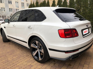 2017 Bentley Bentayga I, белый, 9850000 рублей, вид 5