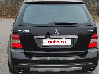 2005 Mercedes-Benz M-Класс 320 II (W164), чёрный, 950000 рублей, вид 3