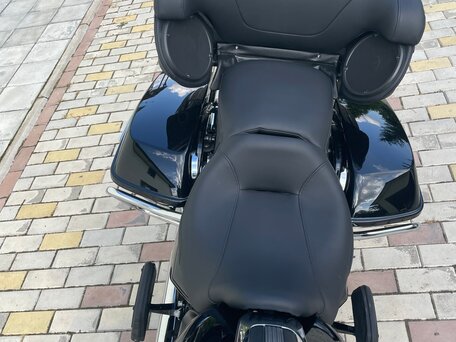 2020 Harley-Davidson Electra Glide, чёрный, 1800000 рублей, вид 4