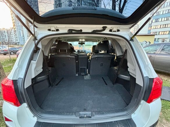 2011 Toyota Highlander II (XU40) Рестайлинг, белый, 2790000 рублей - вид 24
