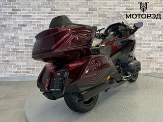 2025 Honda GL 1800 Gold Wing, красный, 3195000 рублей, вид 2