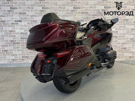 2025 Honda GL 1800 Gold Wing, красный, 3195000 рублей, вид 2