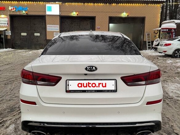 2019 Kia Optima IV Рестайлинг, белый, 2450000 рублей - вид 4