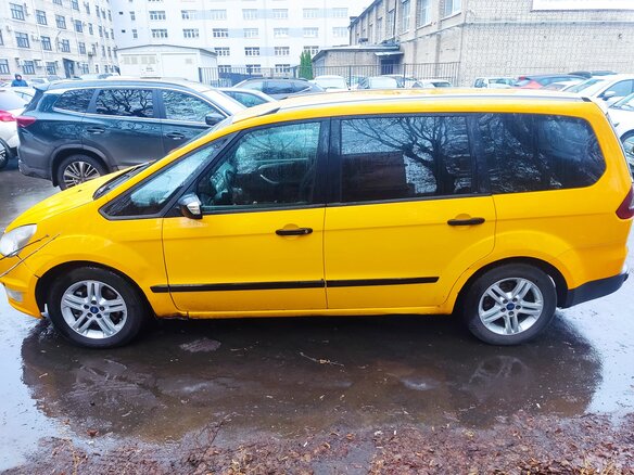 2014 Ford Galaxy II Рестайлинг, жёлтый, 670000 рублей - вид 6