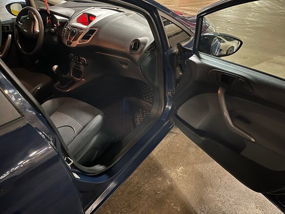 2010 Ford Fiesta Mk6, синий, 700000 рублей - вид 4