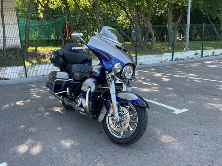 2017 Harley-Davidson CVO Limited, серебристый, 1650000 рублей, вид 1
