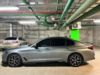 2020 BMW 5 серии 530d xDrive VII (G30/G31/G38) Рестайлинг, серый, 5650000 рублей, вид 5