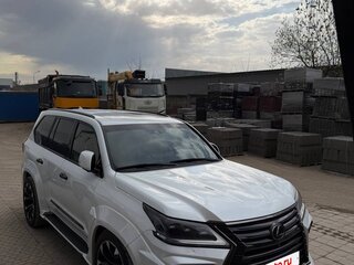 2019 Lexus LX 570 III Рестайлинг 2, белый, 11300000 рублей, вид 3