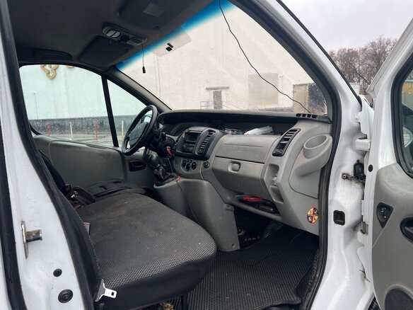 2009 Renault Trafic, белый, 1100000 рублей - вид 13