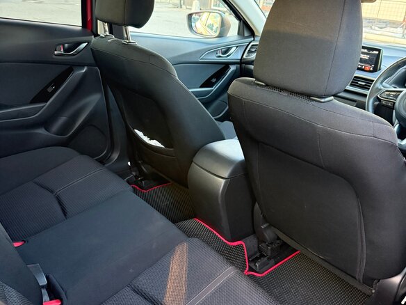 2016 Mazda Axela III Рестайлинг, красный, 1500000 рублей - вид 12