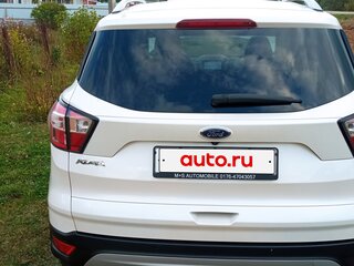 2017 Ford Kuga II Рестайлинг, белый, 1500000 рублей, вид 3
