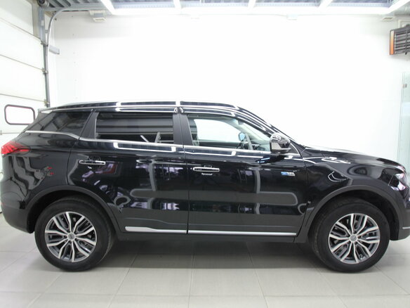 2021 Geely Atlas Pro, чёрный, 2000000 рублей - вид 3