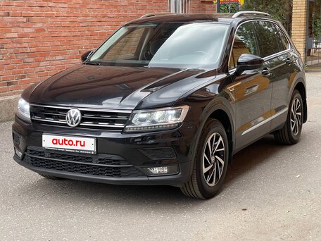 2018 Volkswagen Tiguan II, чёрный, 3050000 рублей, вид 1