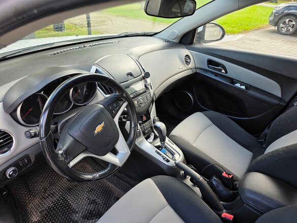 2013 Chevrolet Cruze I Рестайлинг, белый, 700000 рублей - вид 5