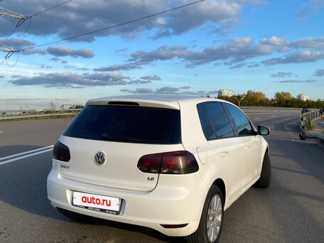 2011 Volkswagen Golf VI, белый, 550000 рублей, вид 3