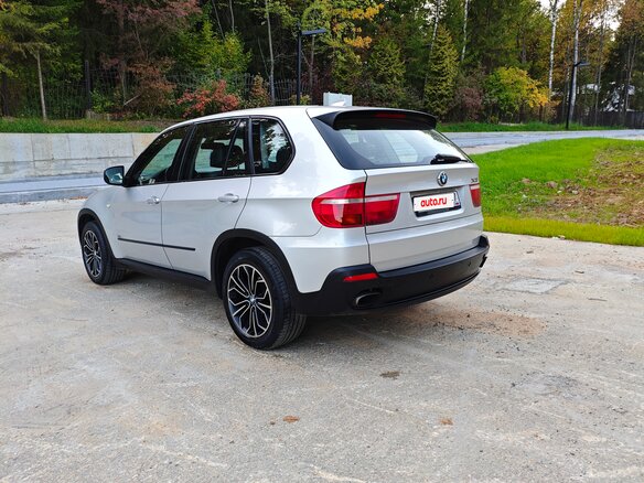 2009 BMW X5 4.8i II (E70), серый - вид 5