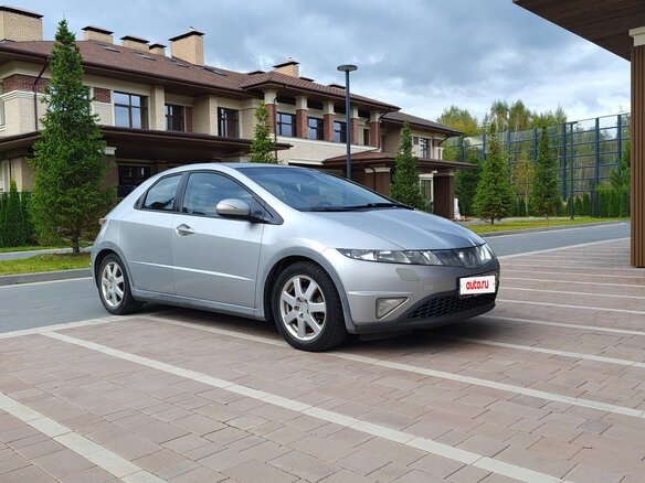 2008 Honda Civic VIII, серебристый, 630000 рублей