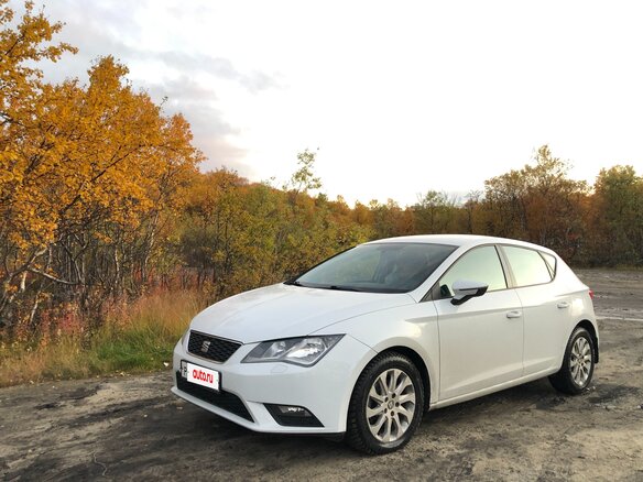 2013 SEAT Leon III, белый, 900000 рублей