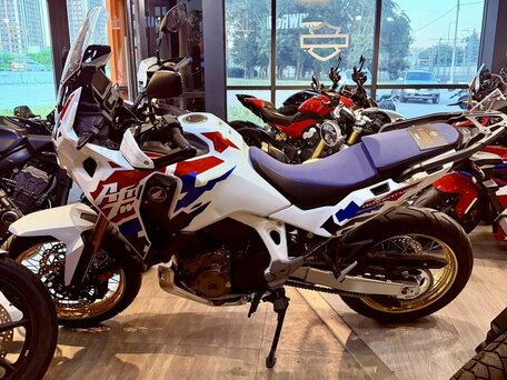 2025 Honda CRF 1100L Africa Twin, белый, 2375000 рублей, вид 2